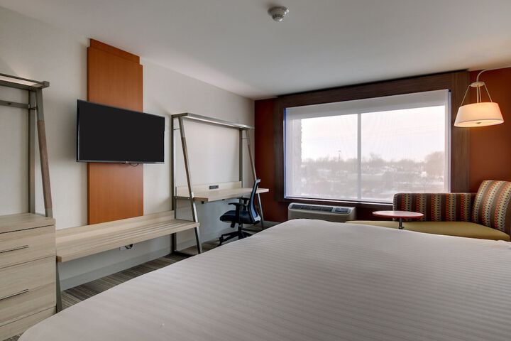 Room 34 of 70