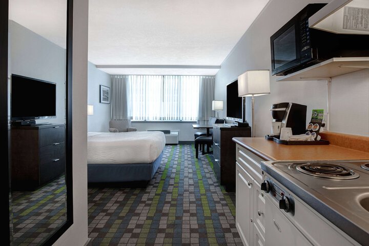Room 15 of 62