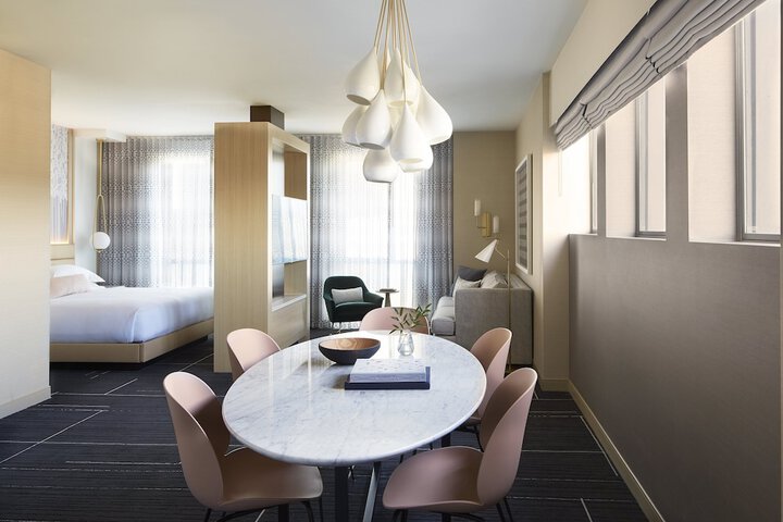 Room 15 of 53
