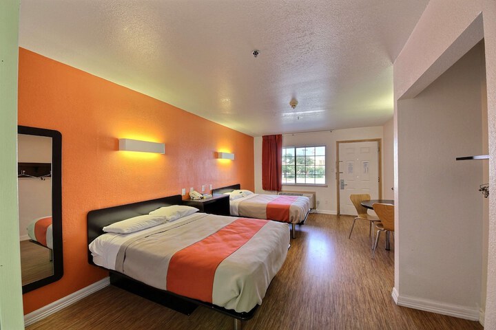 Motel 6 Edinburg TX