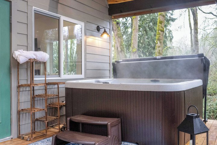 Near Rivers & Boating: Home w / Hot Tub in Longview