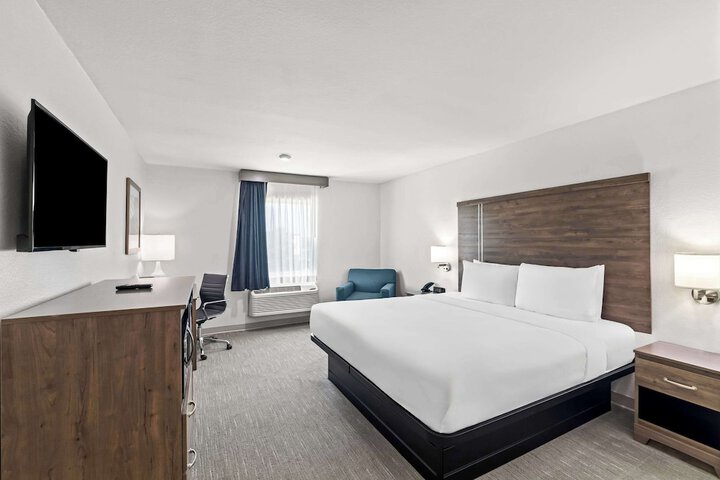 Room 32 of 37