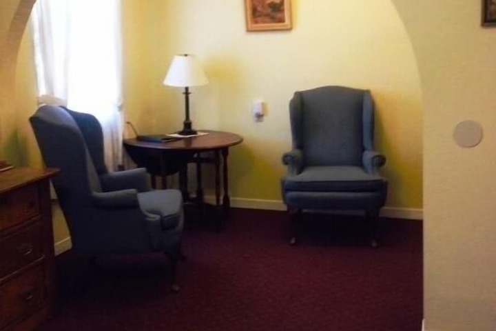 Room 18 of 38