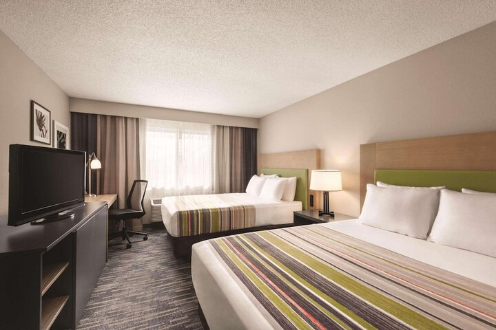 Country Inn & Suites by Radisson Northfield, MN