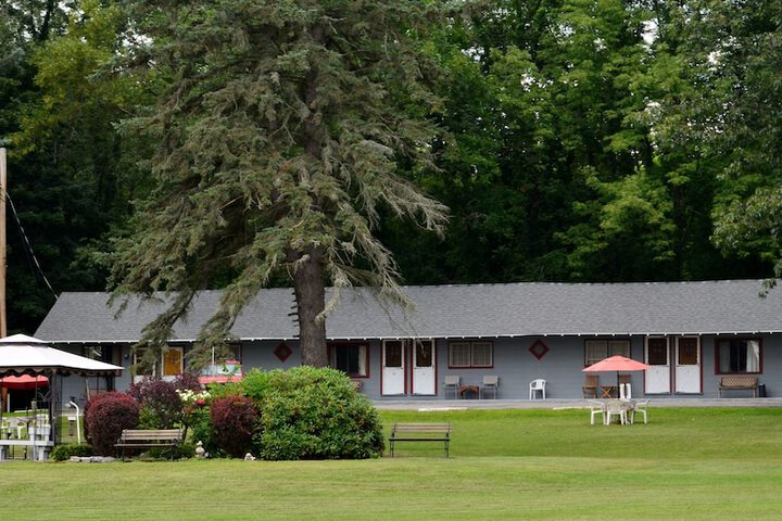 Chamber Lane Motel