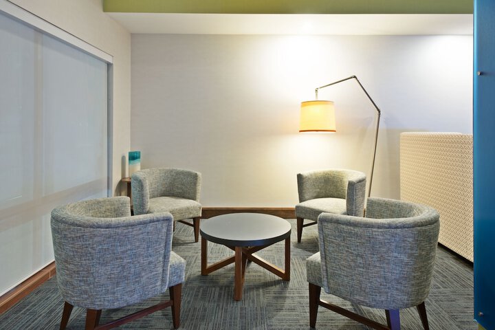 Holiday Inn Express & Suites Uniontown by IHG
