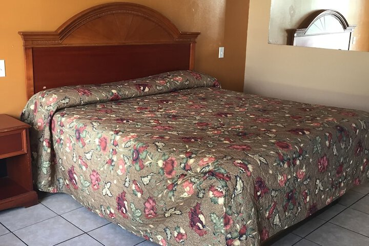 Room 8 of 20