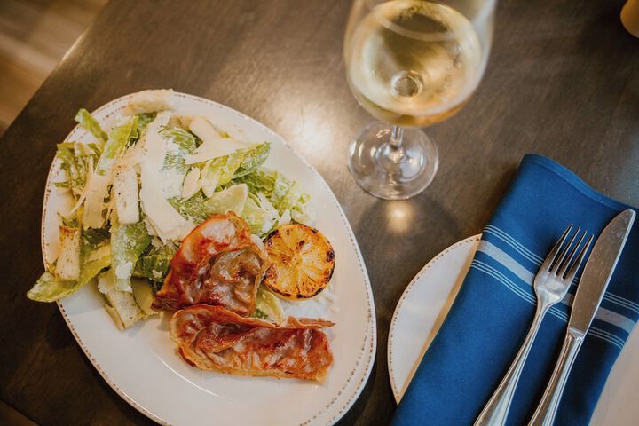 Dining 328 of 354