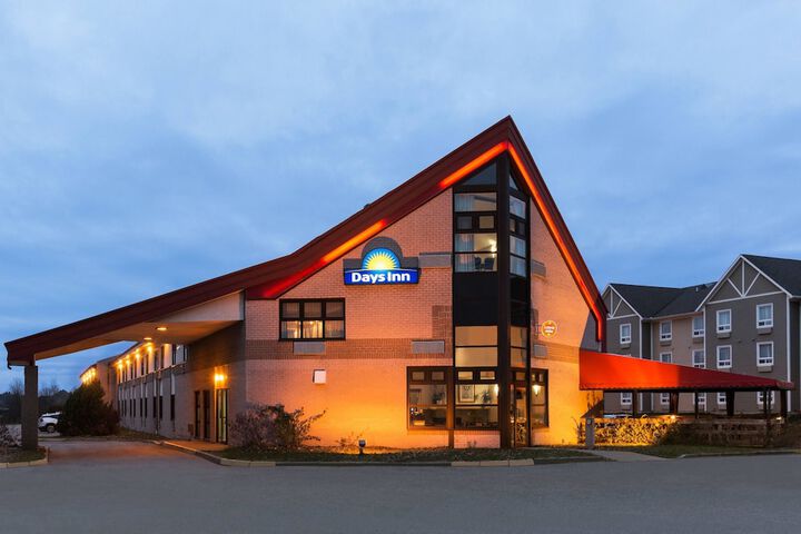 Hotel 2 of 25