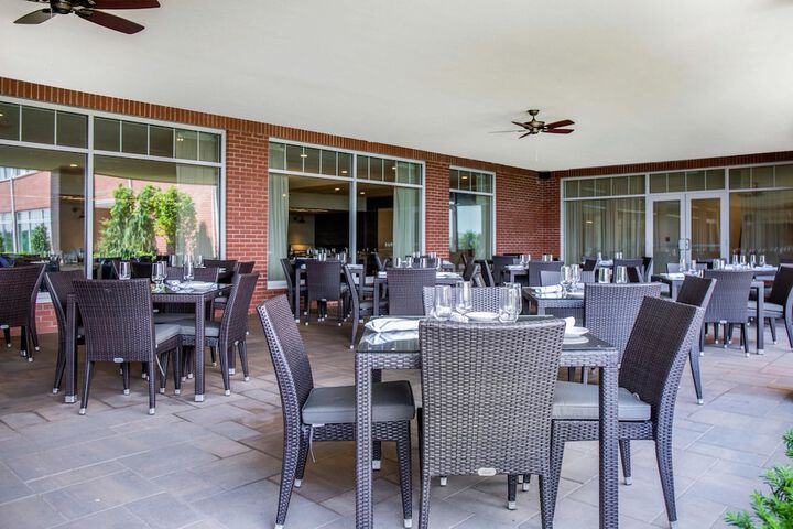 Wyndham Newport Hotel