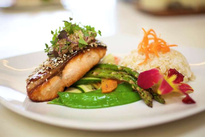 Dining 76 of 116