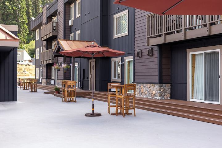Red Wolf Lodge at Olympic Valley
