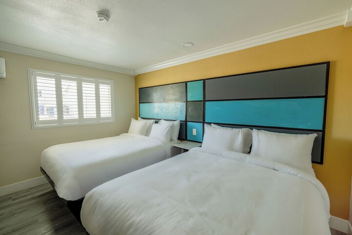 Hotel Avenida Victorville I 15