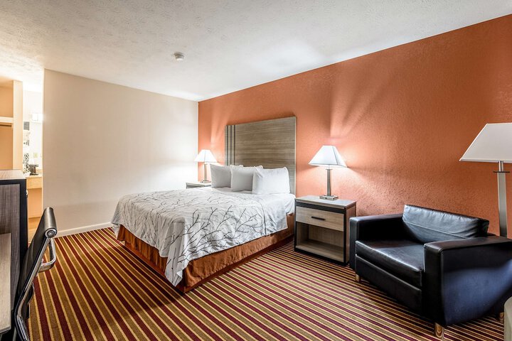 Room 14 of 30