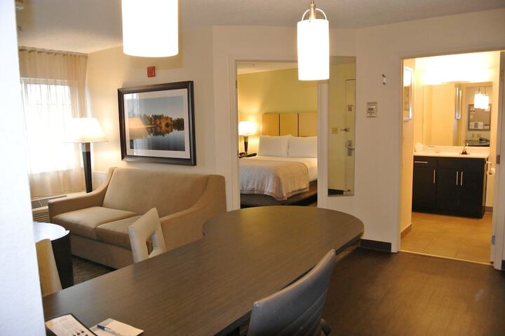 Room 25 of 36