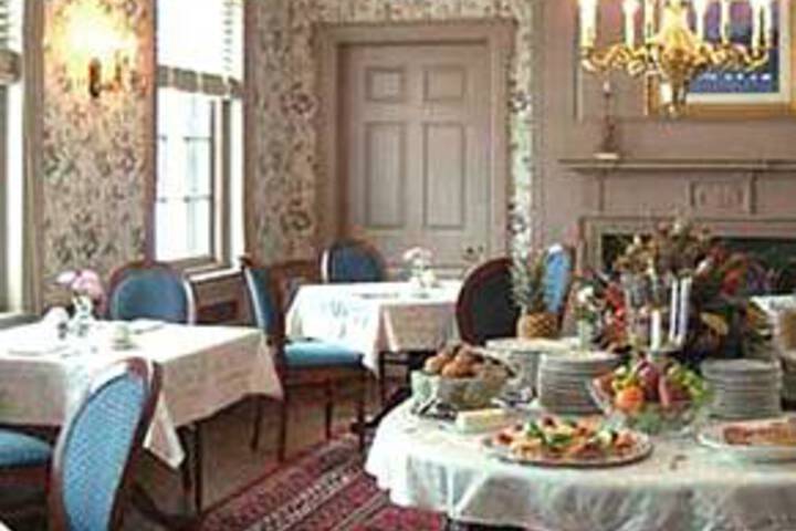 Great Oak Manor