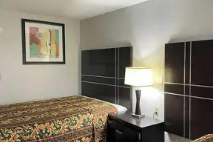 Deerfield Inn & Suites Steele Near Blytheville I 55