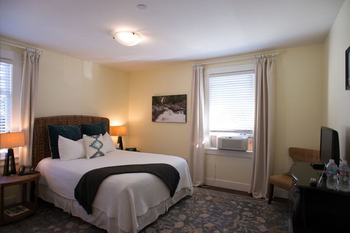 Room 10 of 11
