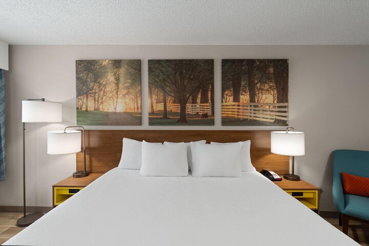 Days Inn by Wyndham Clanton AL