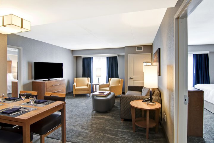 Room 33 of 60