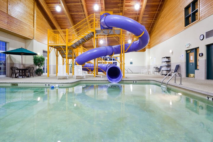 Country Inn & Suites by Radisson Shoreview-Mounds View, MN