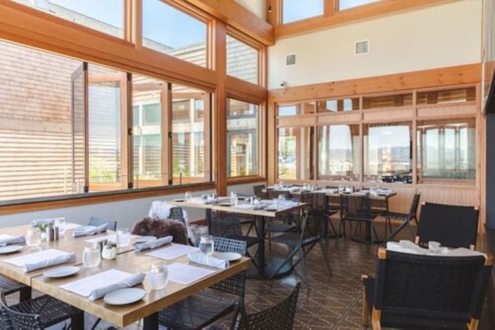 Headlands Coastal Lodge & Spa