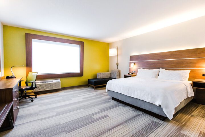 Room 30 of 74