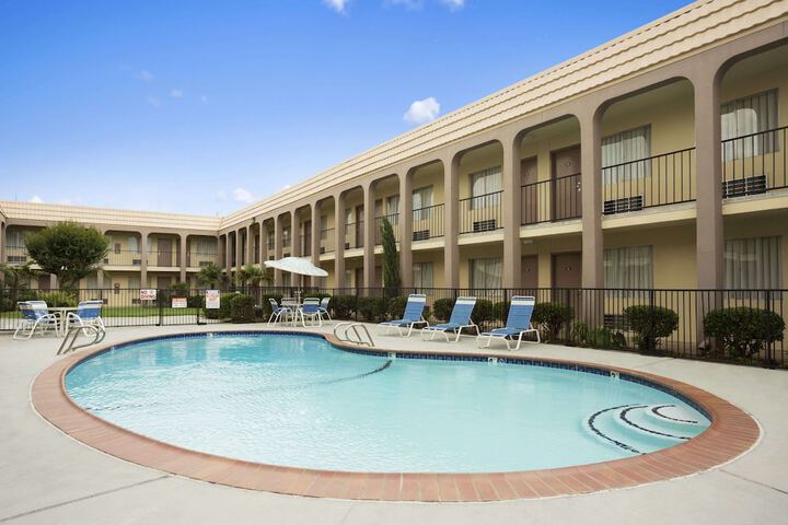 Pool 2 of 14