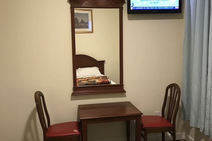 Room 15 of 28
