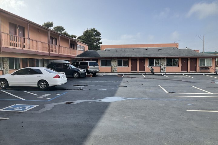 Front Street Inn