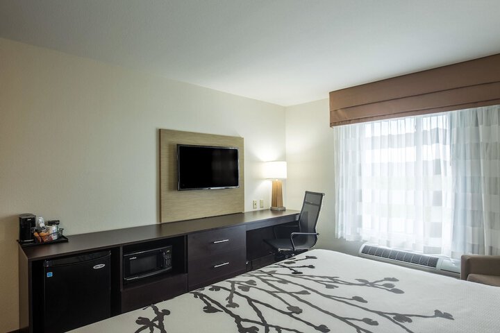 Room 35 of 54