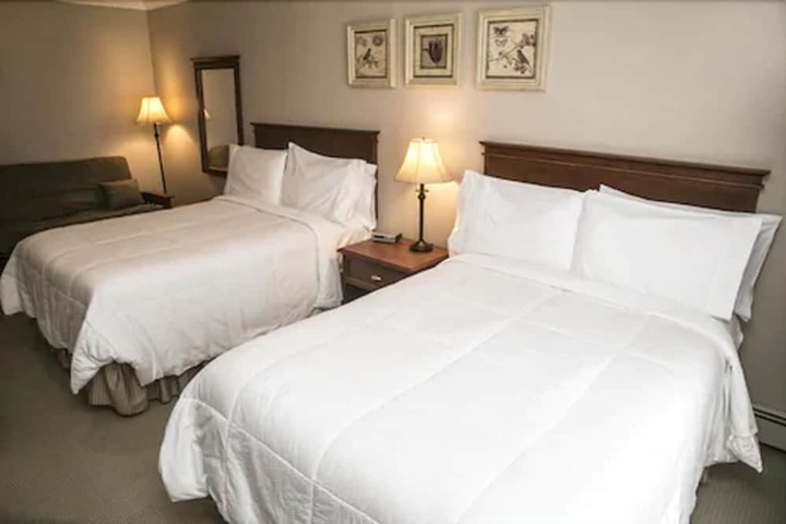 Room 43 of 61