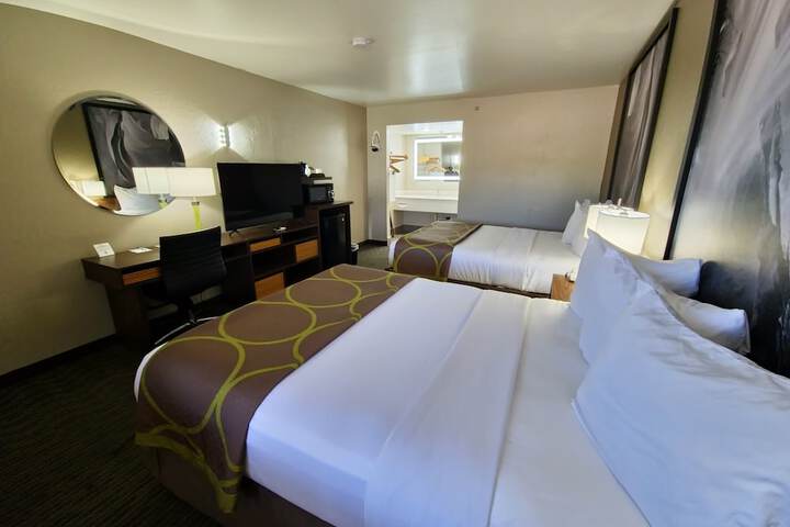 Room 48 of 65