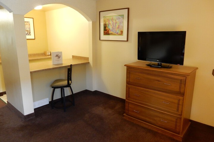Room 12 of 46