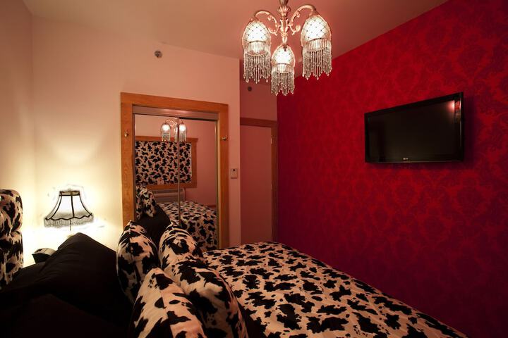 Room 35 of 168