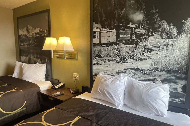 Room 7 of 16