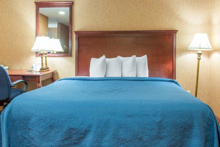 Room 26 of 40