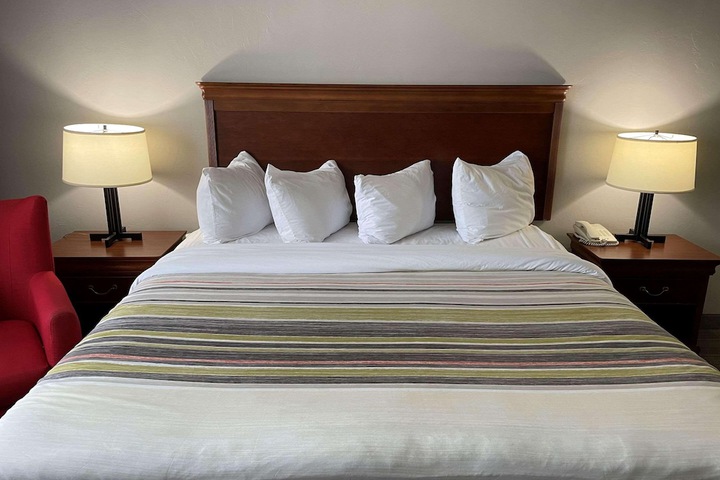 Room 15 of 28