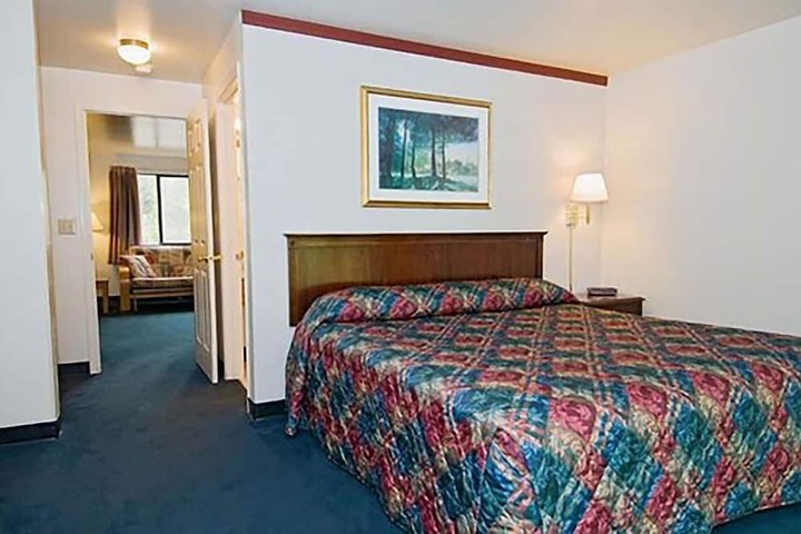 Room 12 of 35