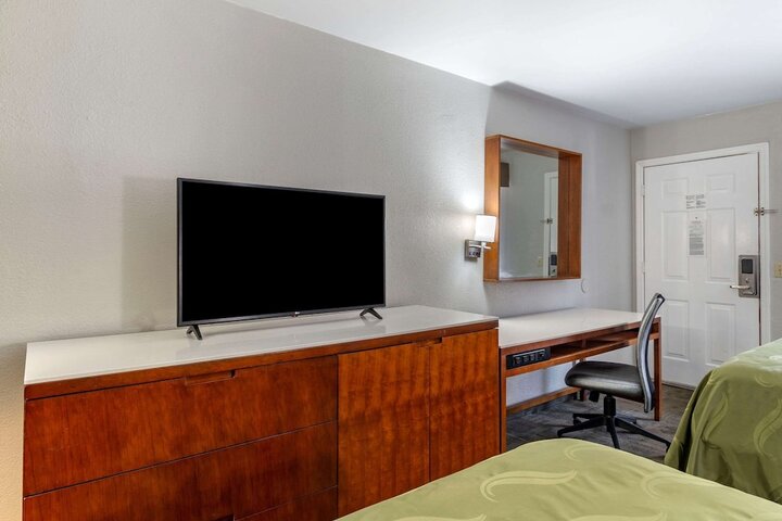 Room 12 of 30