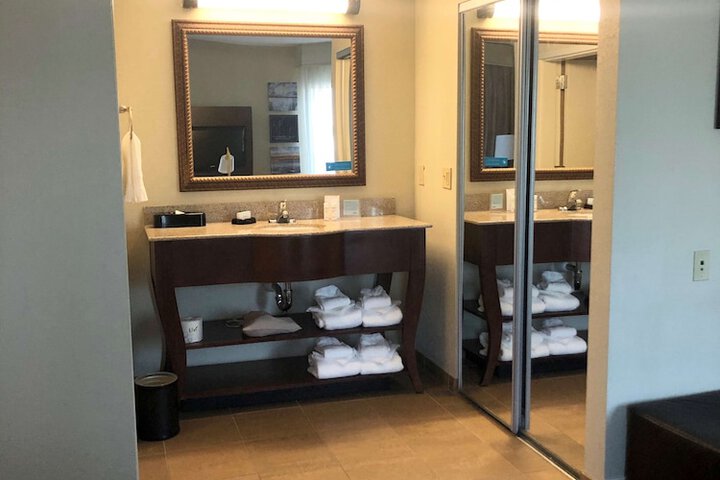 Hampton Inn & Suites Norfolk-Airport