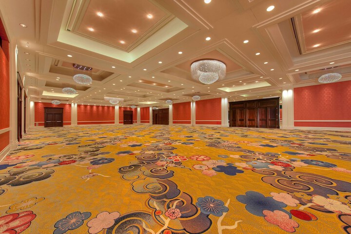 Room 23 of 114