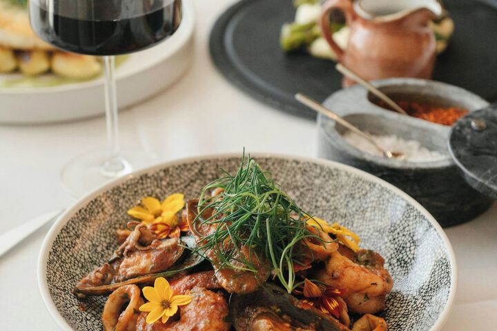 Dining 89 of 153
