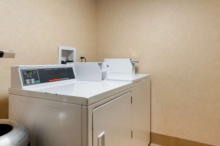 Room 6 of 28