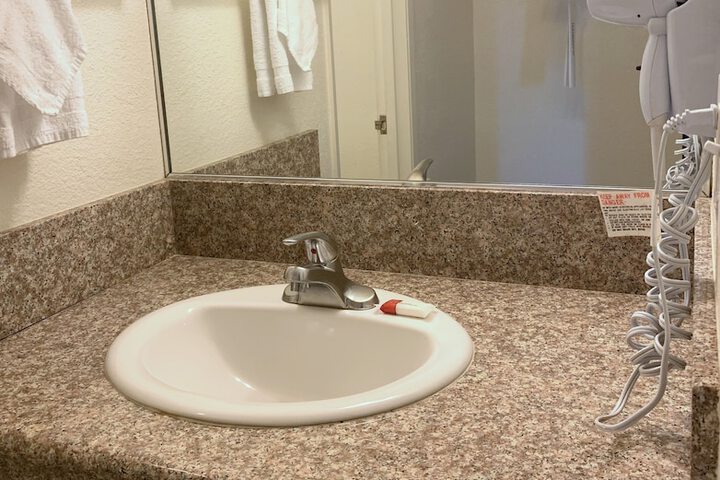 Room 18 of 27