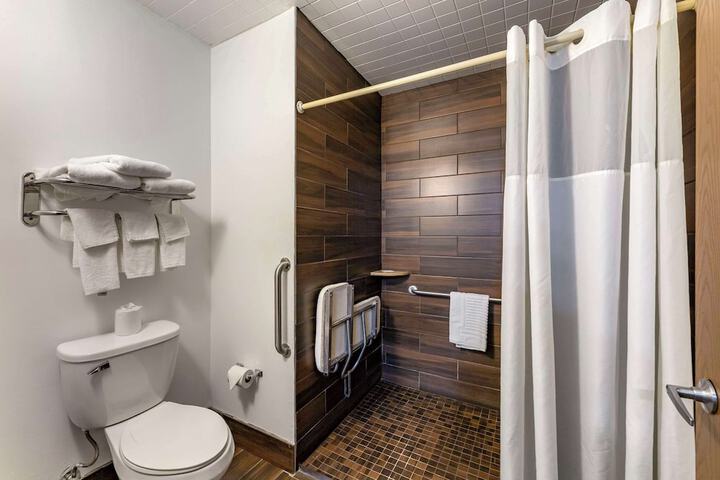 Room 15 of 43