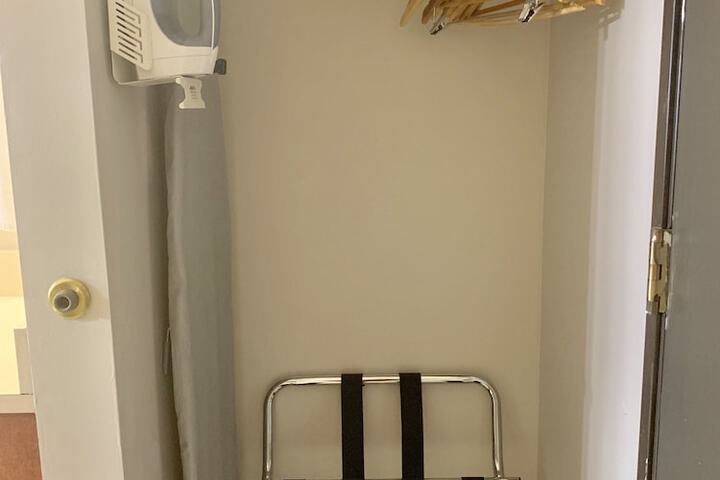 Room 7 of 25