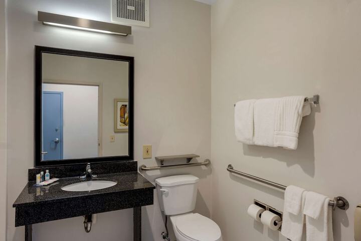 Room 12 of 43