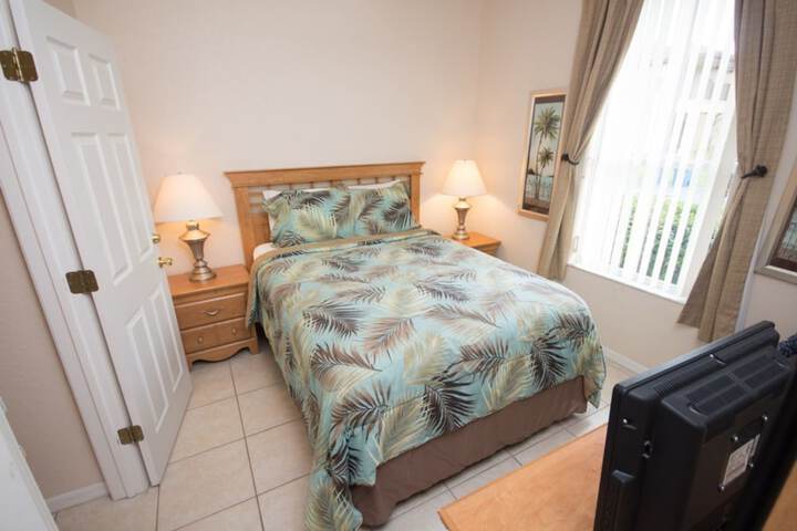 Room 11 of 22