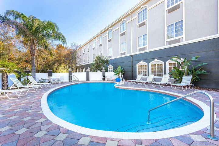 Pool 4 of 30